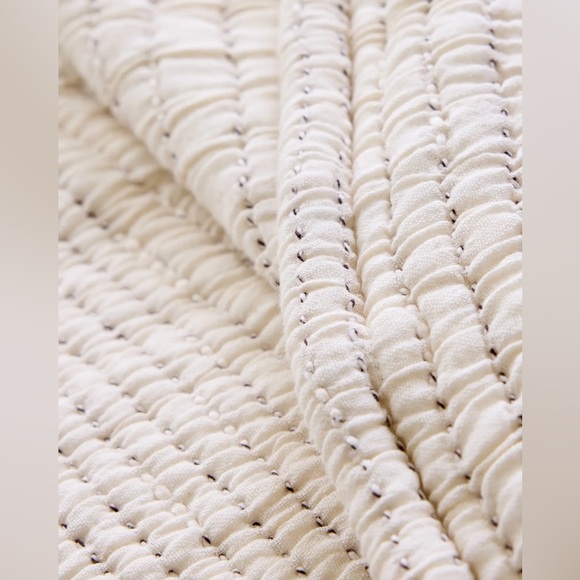 NWT Queen Organic Cotton Channel Stitch Coverlet in Undyed - Picture 2 of 7